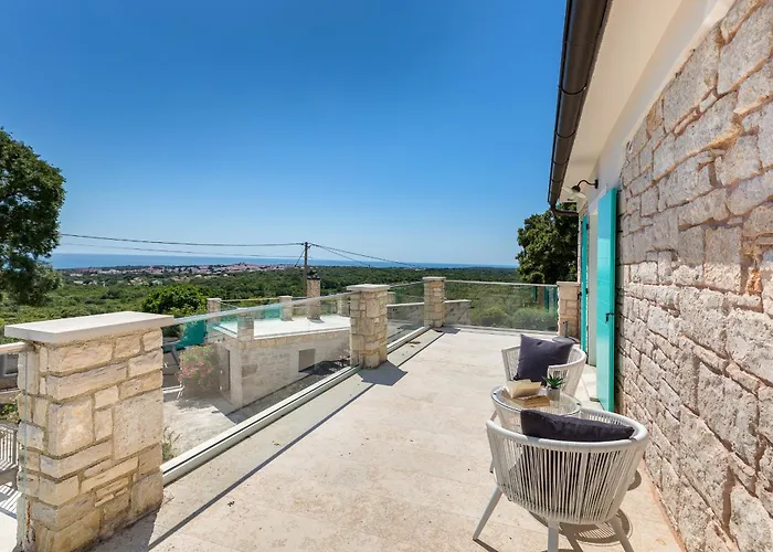 Lovely House Kristina With A Pool 펜션 *