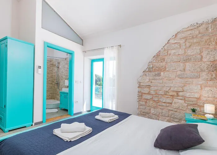 펜션 Lovely House Kristina With A Pool *