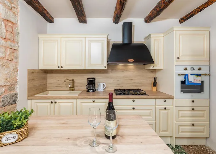 펜션 Lovely House Kristina With A Pool *