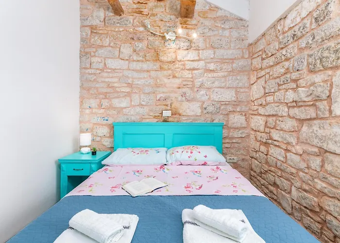 Lovely House Kristina With A Pool 펜션