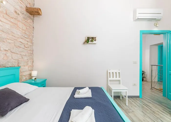 펜션 Lovely House Kristina With A Pool